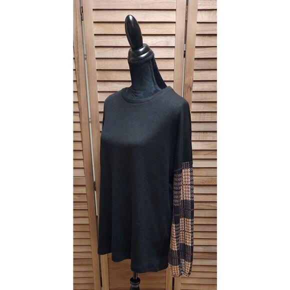 Sunshine & Rodeos New Womens Plaid Sleeve Cozy Soft Top in Black Size Medium M - Picture 5 of 8
